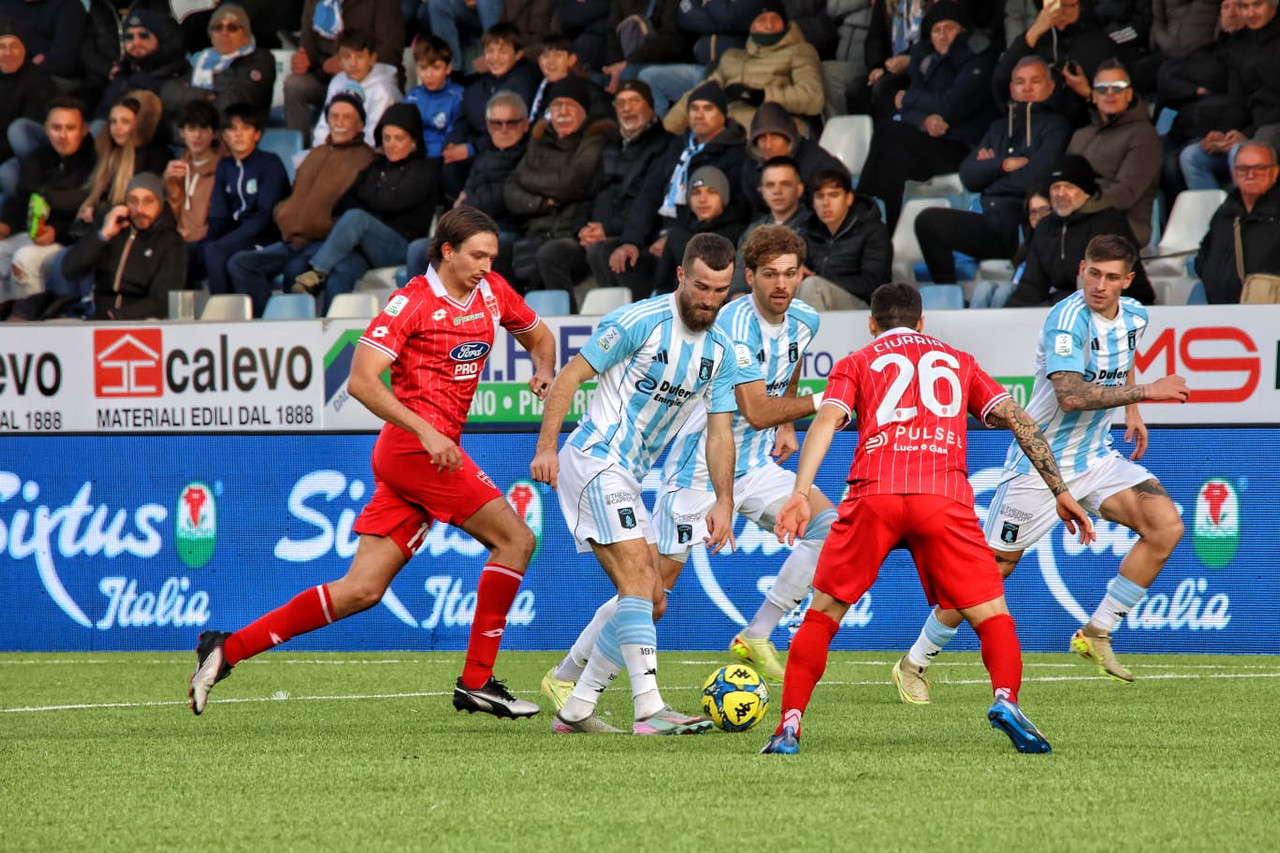 Monza vs Virtus Entella, 01h00 ngày 28/02