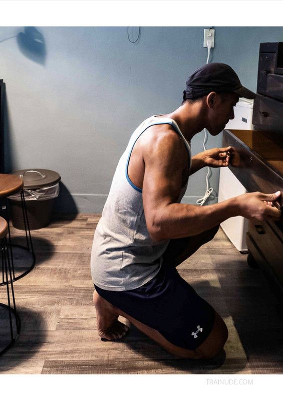 FreshMan 62+63 (Non-sex) - Hành hạ rồi chịch anh lực lưỡng trung niên