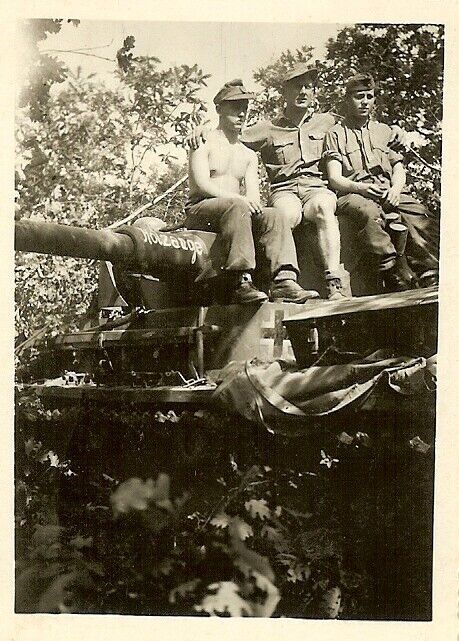 Bargain Lot (3) Photos German Panzermen & Pzkw.III Tank “HOLZAUGE“; Italy 1943!
