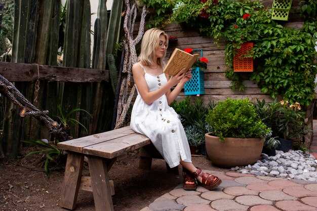 Растения вокруг навеса: какие сорта лучше подойдут