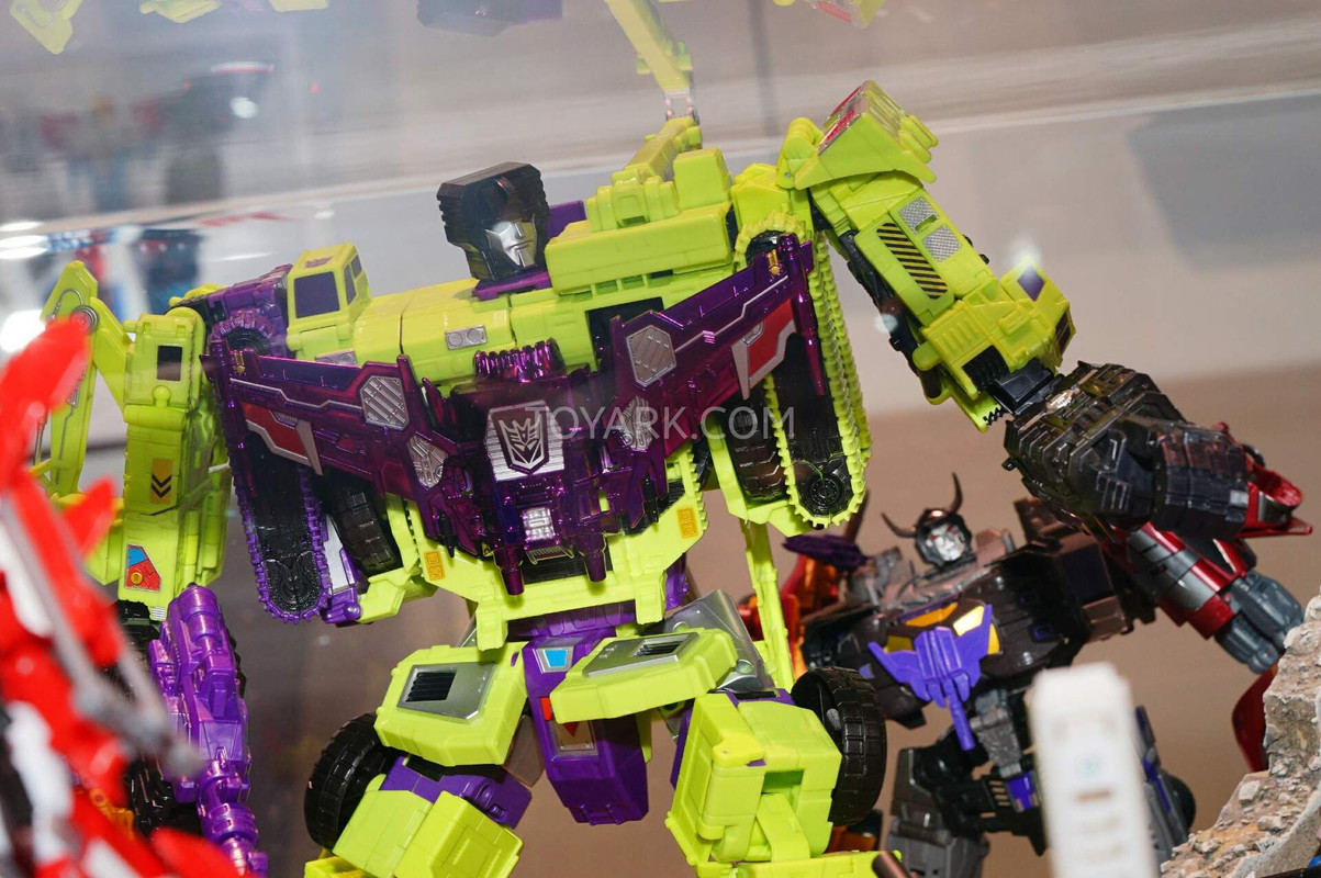 SDCC2015-Hasbro-Transformers-Combiner-Wars-062