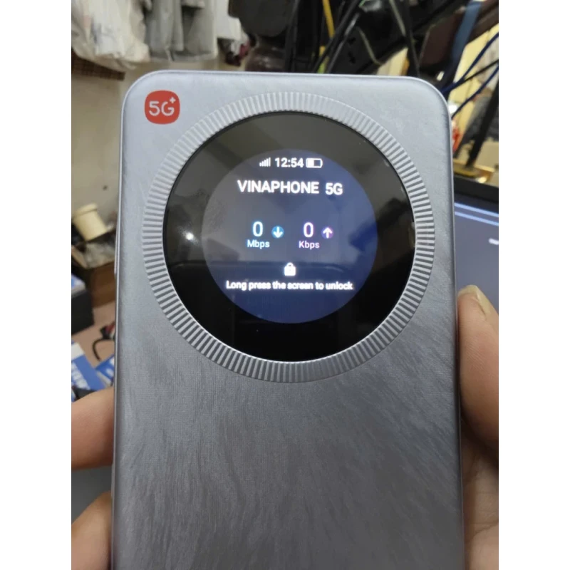 Giao diện màn hình cảm ứng quản lý data và băng tần