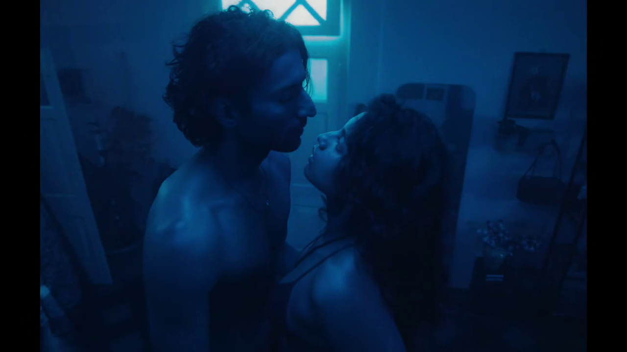 [Image: vlcsnap-2025-12-21-22h13m12s736.png]