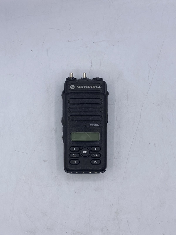 MOTOROLA AAH02RDH9VA7AN-AMA XPR 3500E UHF RADIO