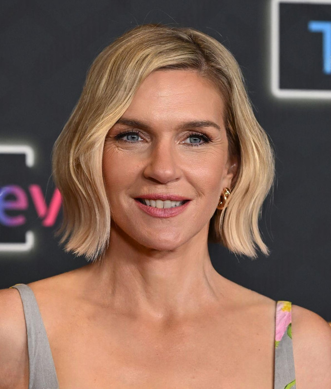Rhea Seehorn Fans ycjr0yoz5tjh1