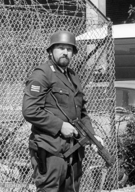 BF4FB4A5-E818-435F-B842-0BFA66574F8D