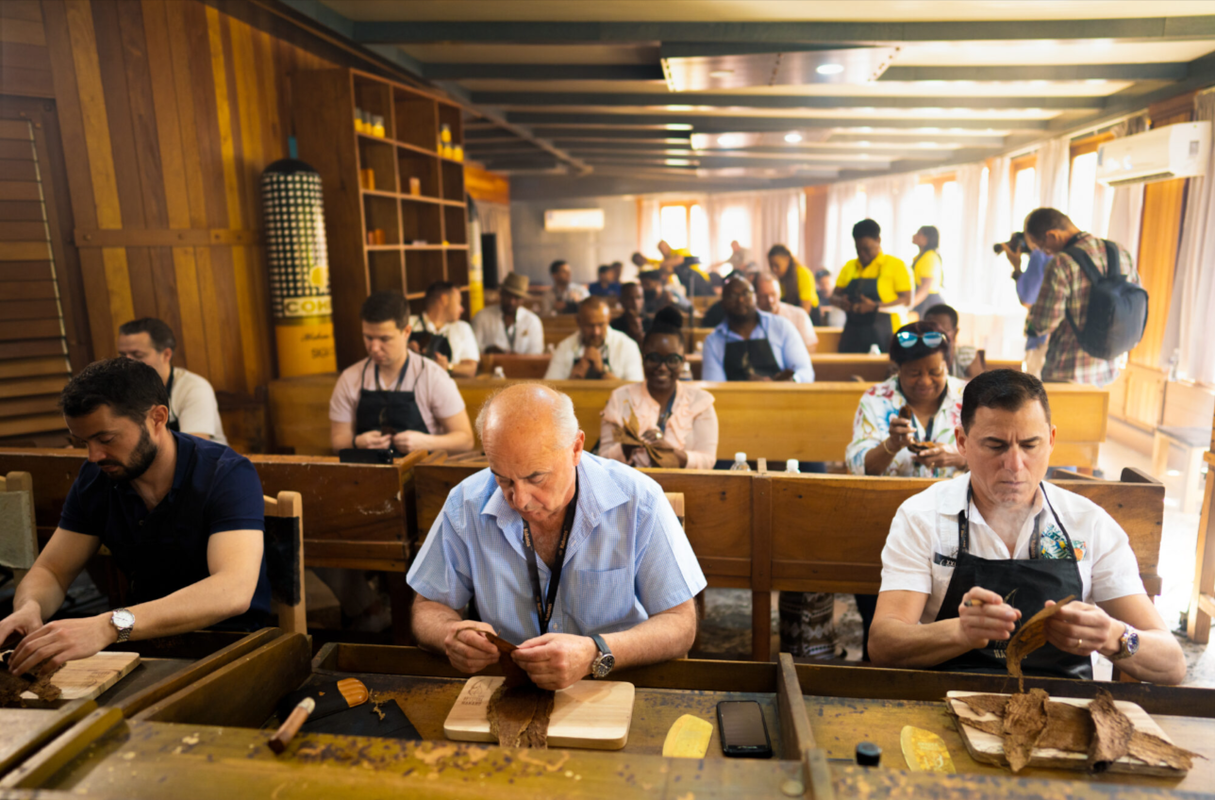 El-Laguito-Cigar-Rolling-Class-2-2048x1366-jpg-2048×1366-