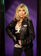 nancy-sinatra-b21