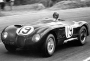 24 HEURES DU MANS YEAR BY YEAR PART ONE 1923-1969 - Page 30 53lm19-Jag-XK120-C-PWithehead-IStewart-2