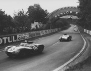 24 HEURES DU MANS YEAR BY YEAR PART ONE 1923-1969 - Page 45 58lm57-Jaguar-D-Type-Maurice-Charles-John-Young-13