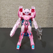 Cyberverse-Deluxe-Arcee01