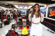 13 de Mayo. - Pagina 2 F1-spanish-gp-2018-model-barbara-palvin-visits-the-red-bull-garage