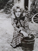 suzanna-leigh-a60