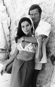 roger-moore-b52