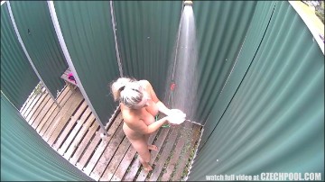 [Image: Voyeur56245084236.jpg]