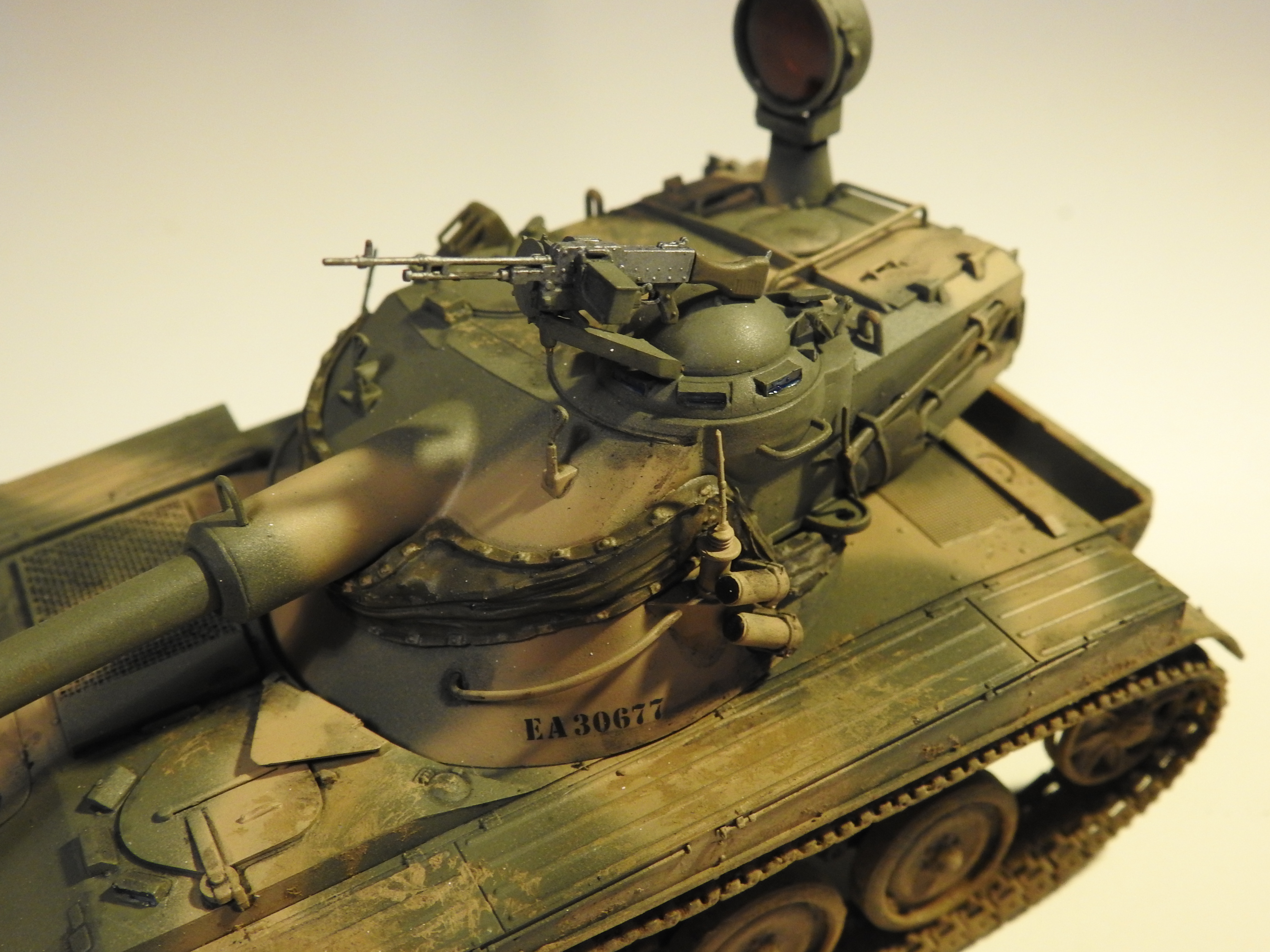  AMX-13 / 105 , takom 1/35 - Klar DSCN9774