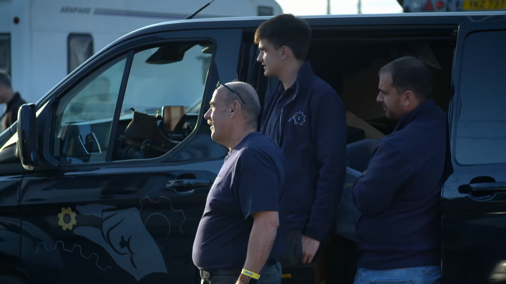 [Image: lce33lzm45ef.png]