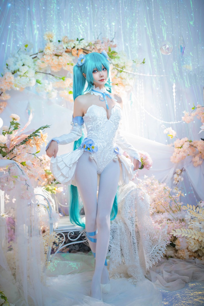 艾西Aiwest 初音未来粉蝶花Cosplay写真图集 Miku高清美图 44P (159.9M)插图6