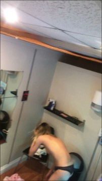 [Image: Voyeur24675122158.jpg]