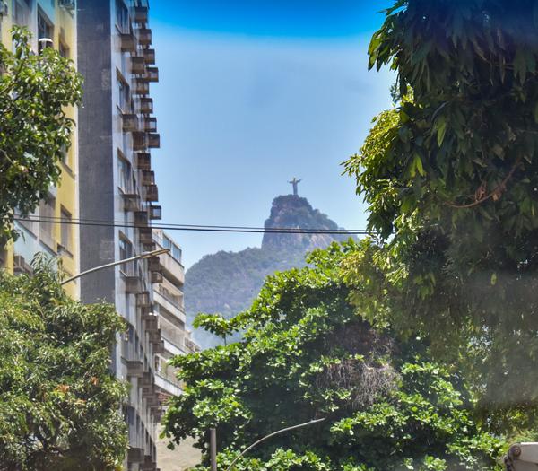 В джазе только девушки или аргентинско-бразильский калейдоскоп В джазе только девушки или аргентинско-бразильский калейдоскоп