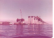 Construção da Ponte Rio-Niterói em alto mar. Acervo DNIT. 1973