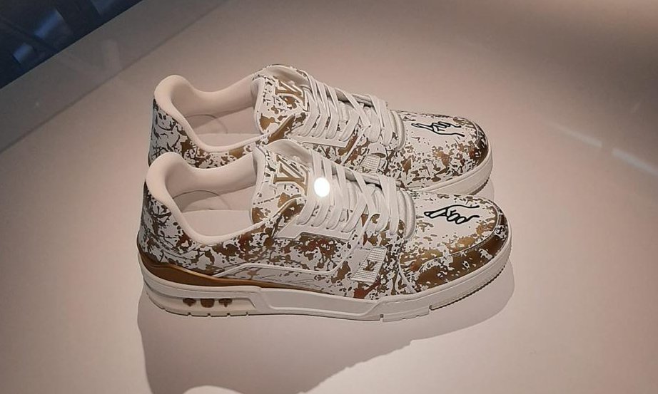 "White Canvas", a Milano la mostra che celebra Abloh "White Canvas", a Milano la mostra che celebra Abloh