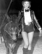 ingrid-pitt-b51