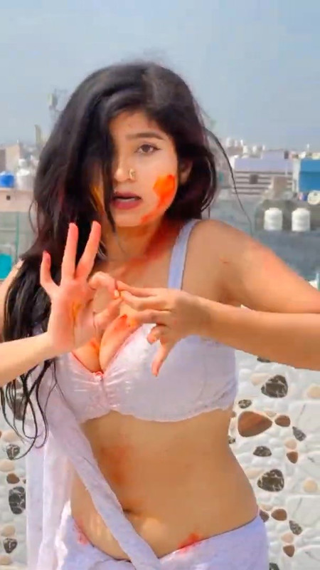 Taniko Sharam Nahi Aaye Dekhe Nahi Apni Umariya Neha Singh new Video.mp4.0001