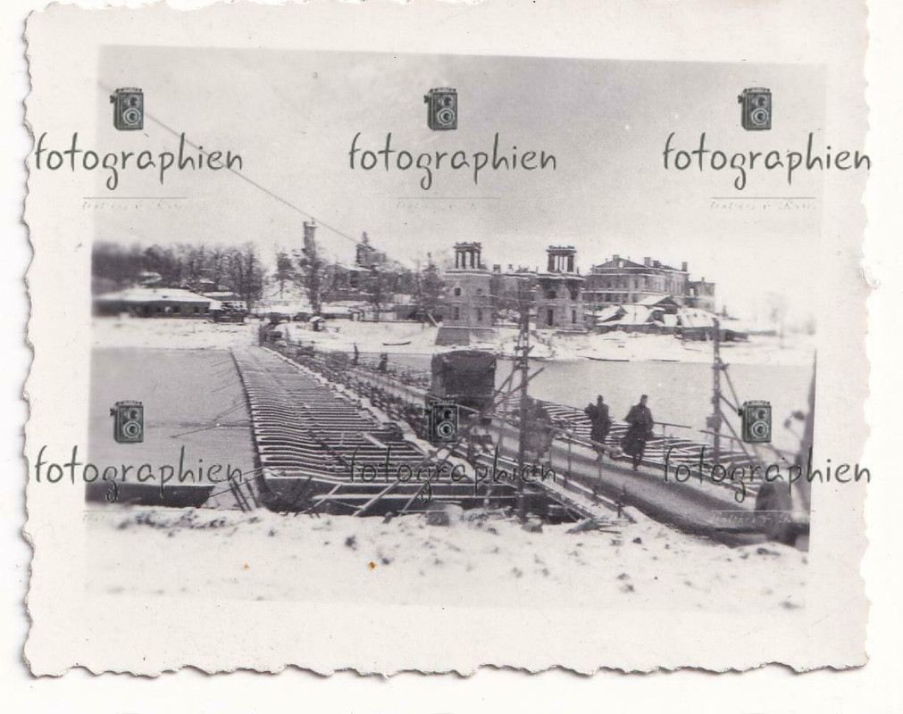 org. Foto Russland Grusino Wolchow Pionier Brücke Kirche 1941,