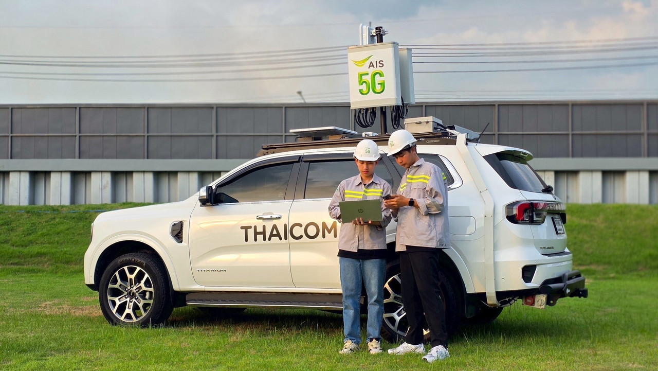 PIC2_เอไอเอส ร่วมกับไทยคม และกสทช. ส่งมอบรถ SATCOM สนับสนุนภารกิจของกองทัพบก