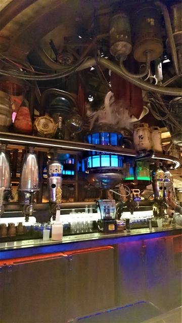 Oga's Cantina, Disneyland Park DSC-1416-2