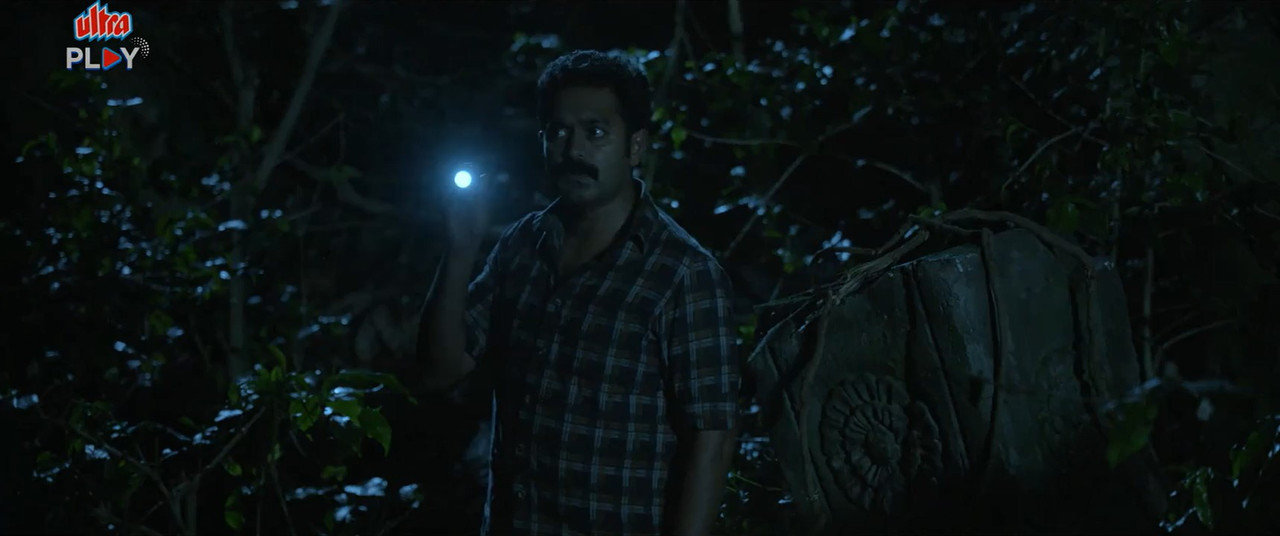 Kooman 2022 WebRip [Hindi + Malayalam] 480p, 720p ESub Screenshot
