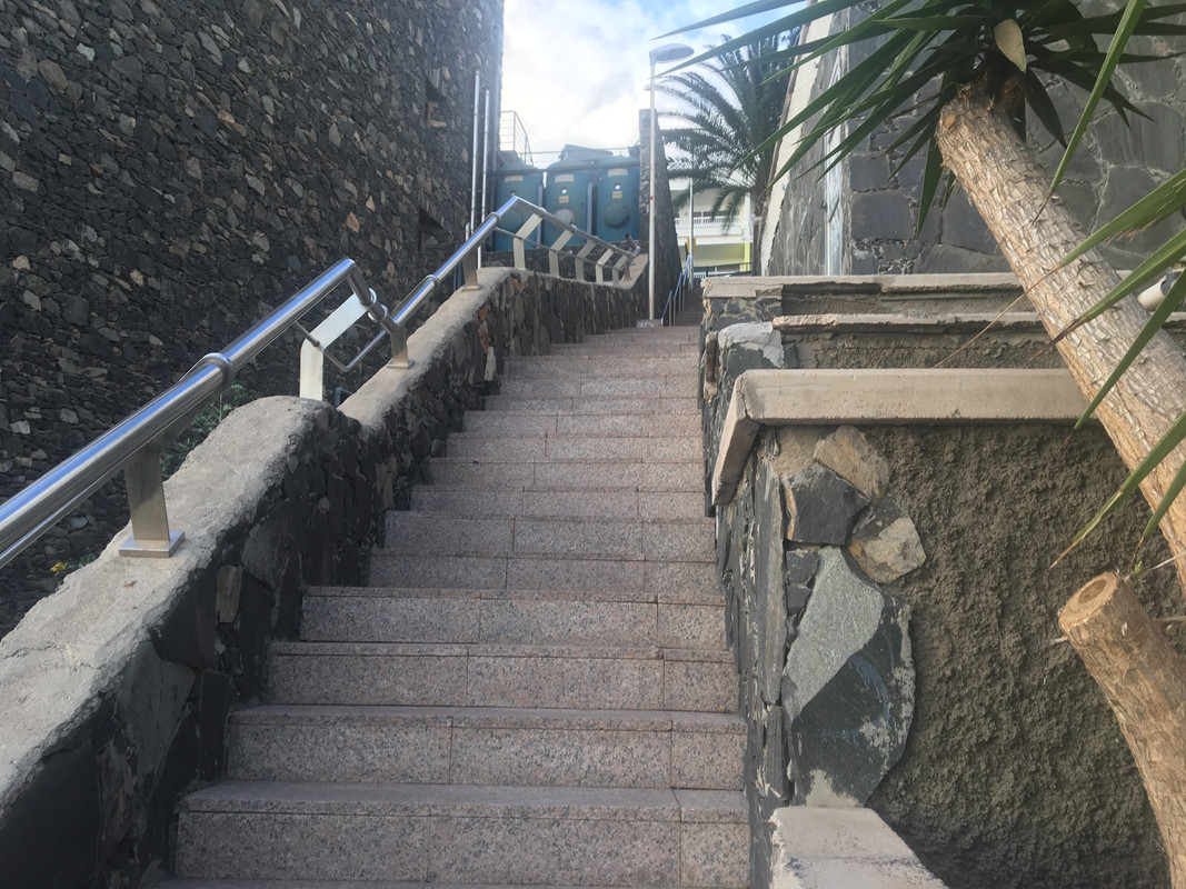 32CAE1E2-02F7-4C44-B7F1-BE939251D0E0