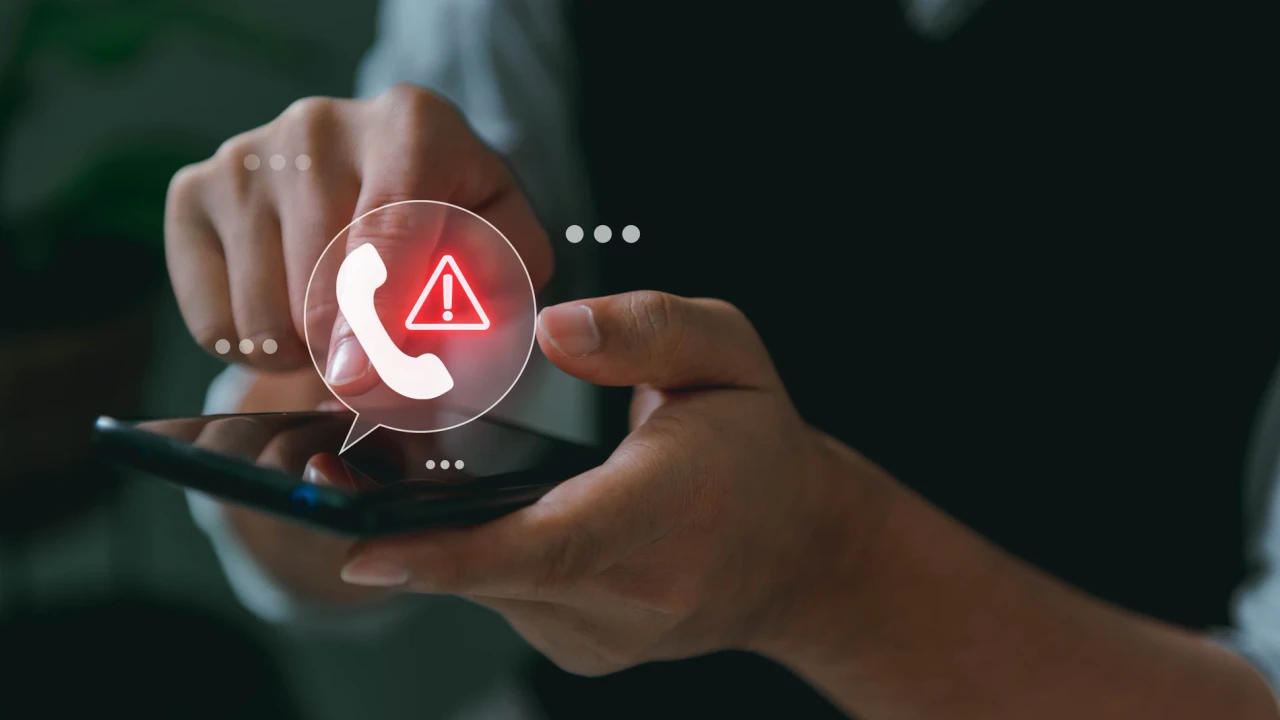 llamadas-spam-fraudulentas-telefono-son-grave-problema-que-atraviesan-usuarios-telefonos-moviles-esp.webp
