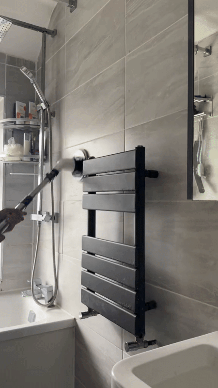 Démonstration nettoyage salle de bain brosse rotative