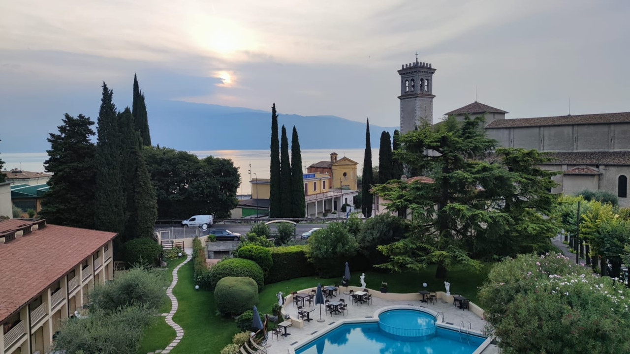 BF21D9C8-F90C-447F-B45E-B95FD551913A