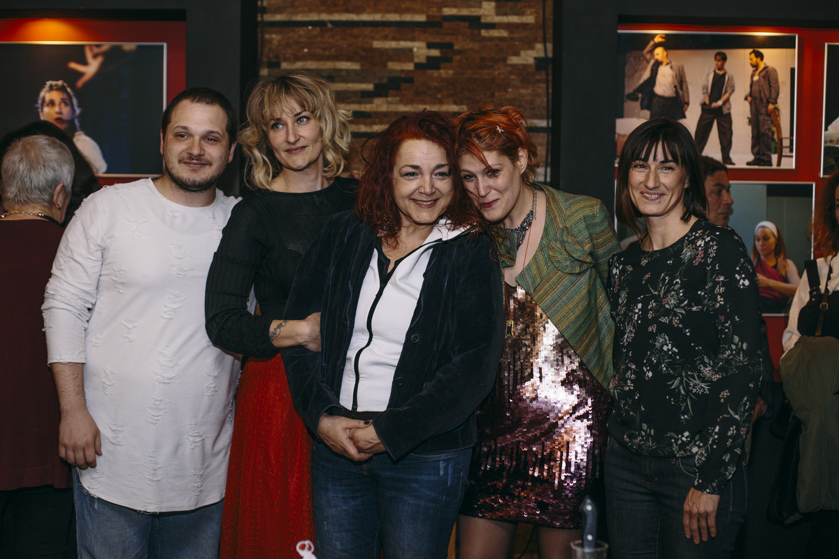 U KNAP-u održana premijera predstave ‘Luda pa volim’