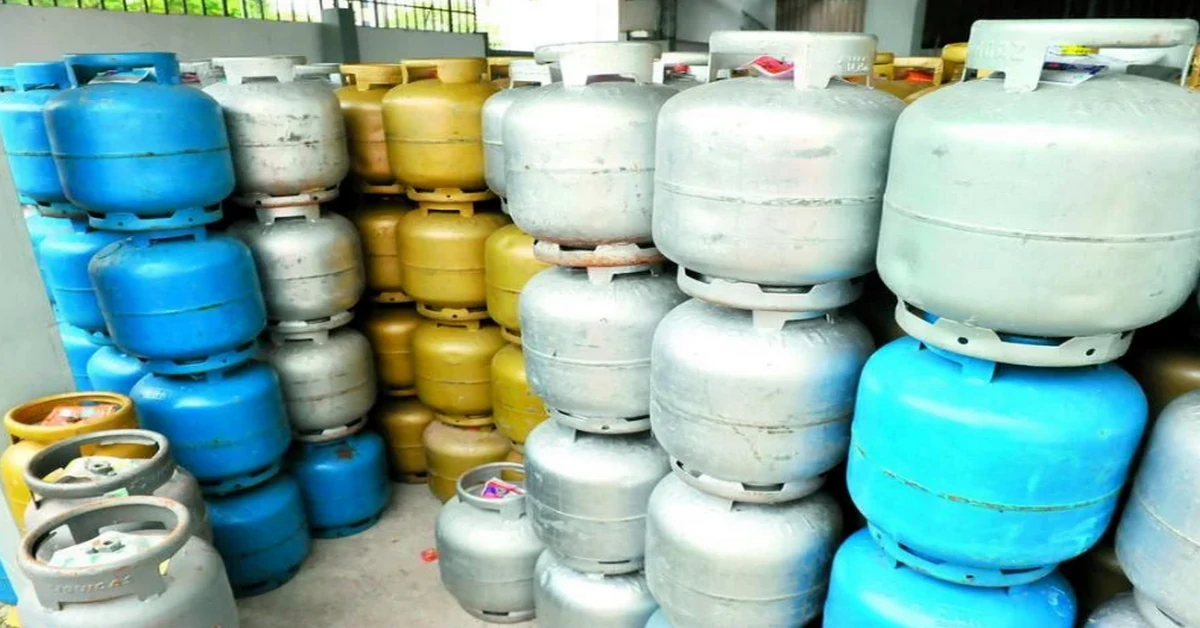 Botijões de gás em revenda credenciada ao programa Gás do Povo