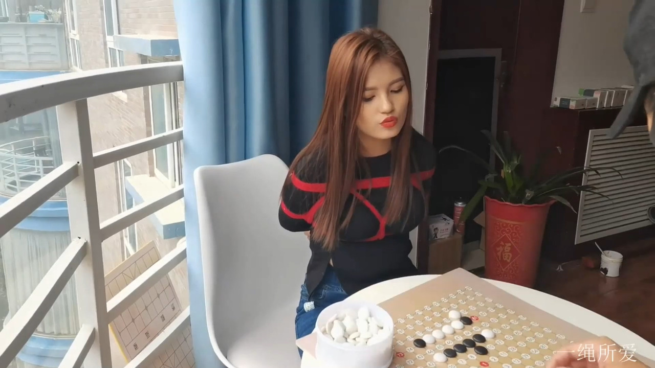 一绳所爱 外籍女孩来绳艺体验馆体验捆绑.mp4_20220211_131016.939