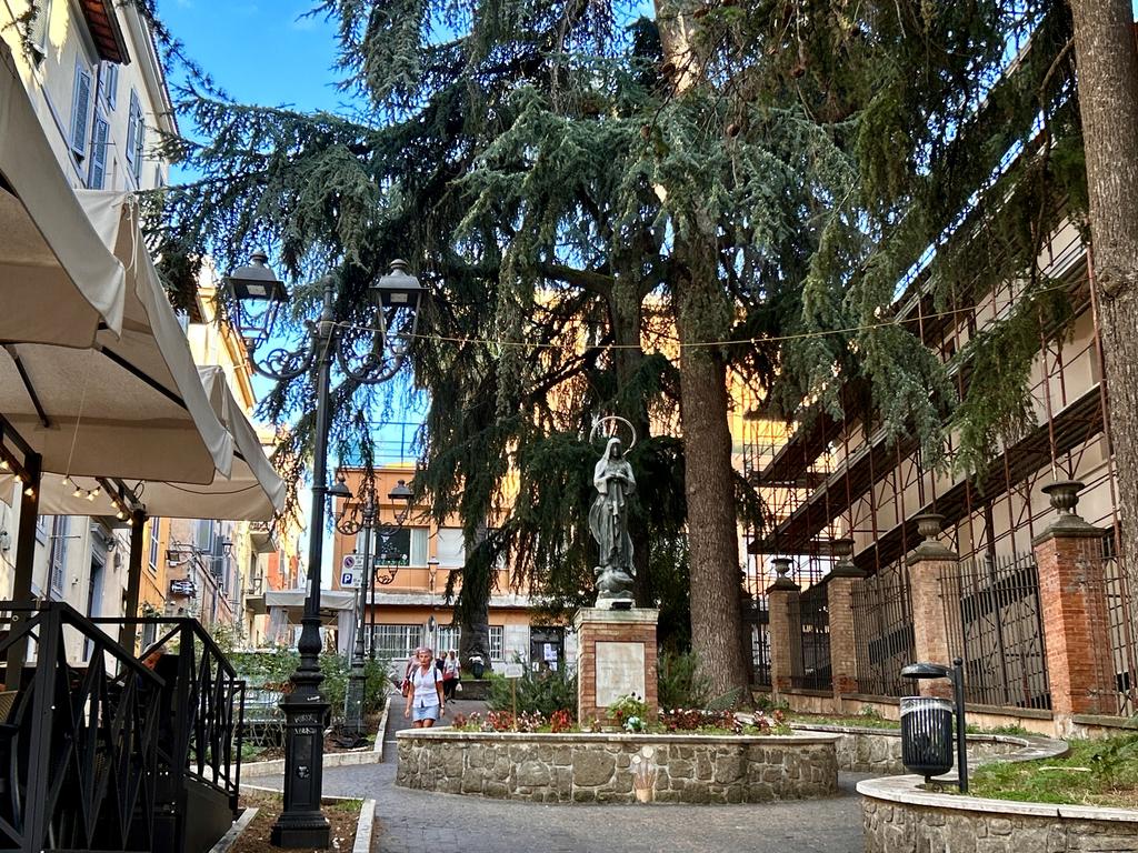 Жаркий сентябрь на побережье Тирренского моря.