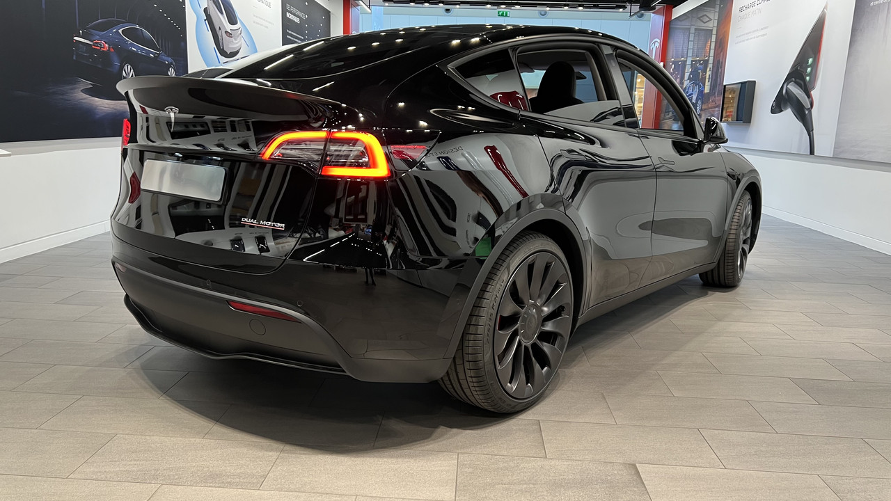 Tesla Model Y Performance Velizy 2 France 2022-1