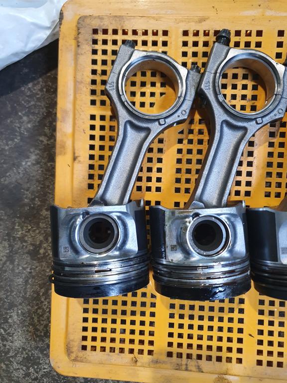 Поршень с шатуном