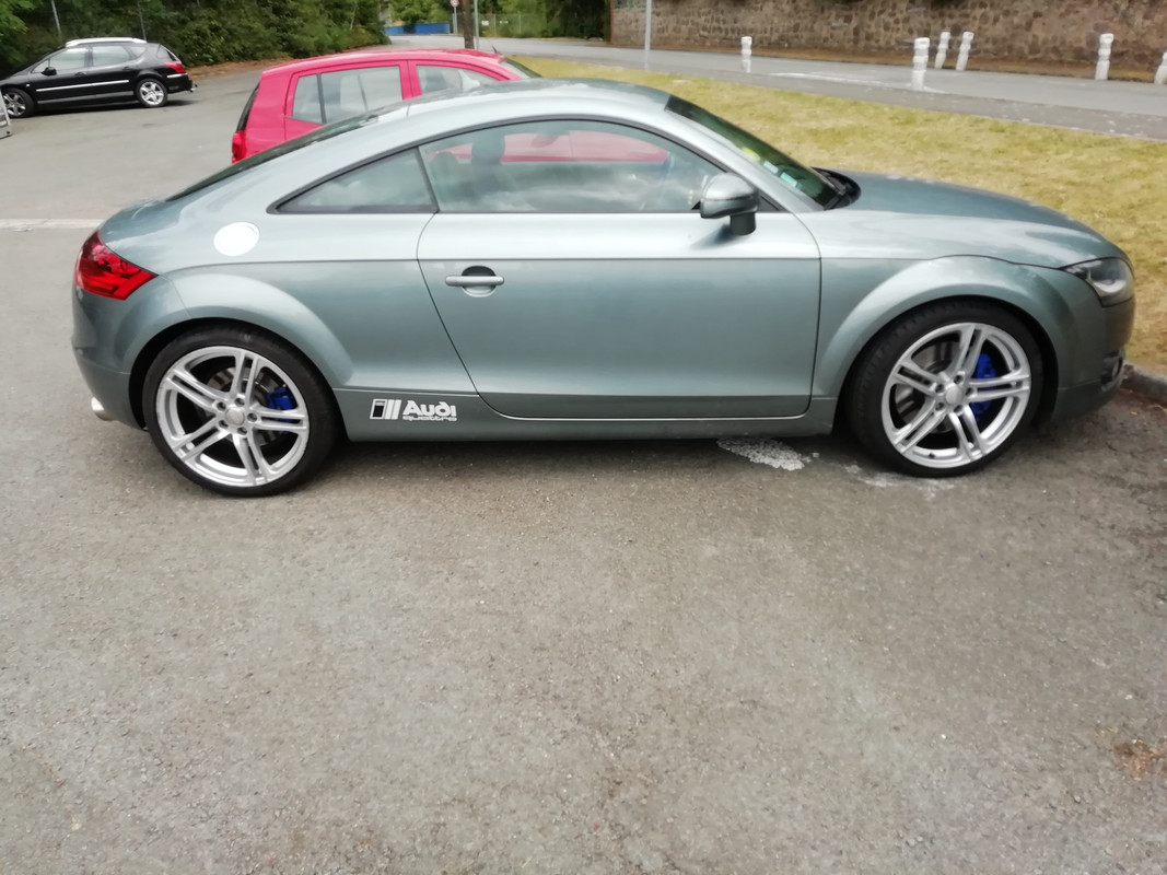 audi tt etriers bleus