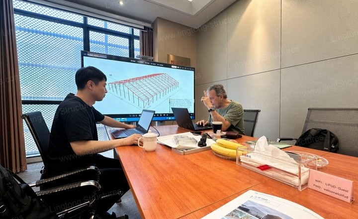 Lingtong Tent and Vertilog business meeting in conference room