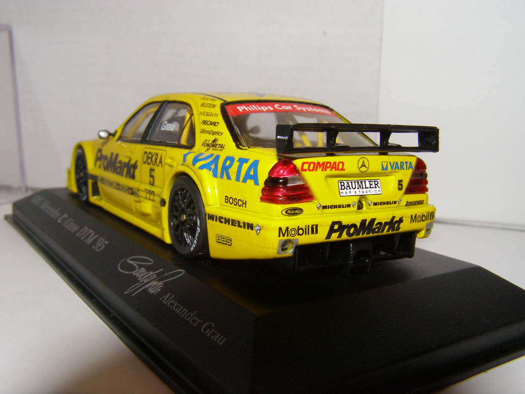 Mercedes AMG C klasse DTM 95 Minichamps (4)