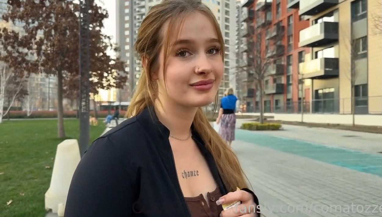 OnlyFans Comatozze Broke College Slut Offers Her Tight Pussy for Cash