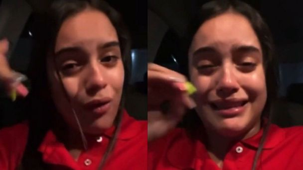 Mesera devuelve propina a comensales por ser