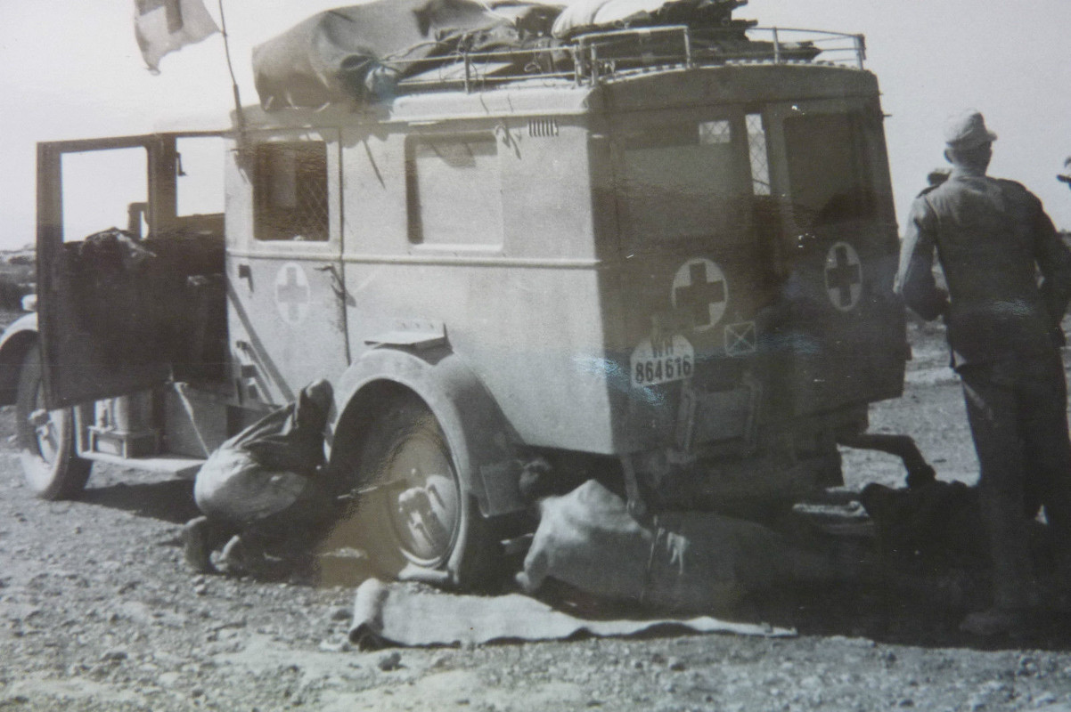 FOTO Orig.,DAK Afrika SANITÄTER Sankra Kfz.31 PH