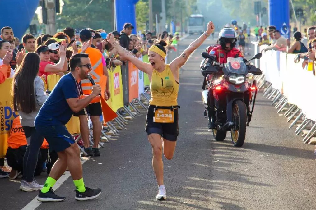 Profissional de educação física, Gilsele Bittencourt, de 37 anos, chegou em primeiro lugar na categoria feminina (Foto: Juliano Almeida)