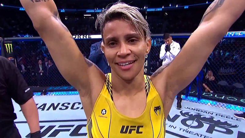 Аманда Лемос срещу Ясмин Лусиндо на UFC 313